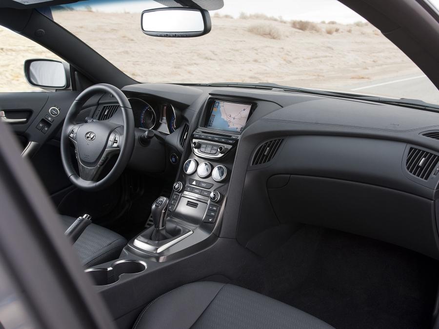  Hyundai Genesis Coupe 2012 года  (US) (фото 2 из 15)